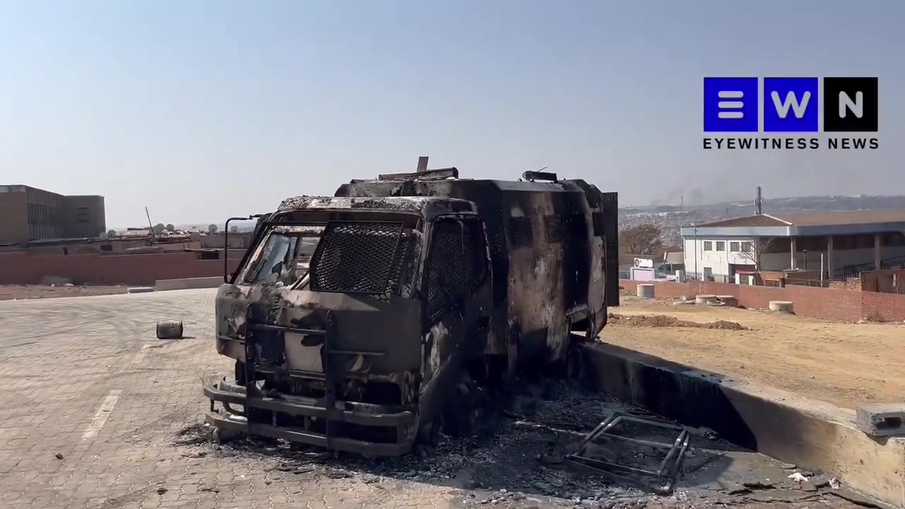 The government-owned container flats in Alexandra have been occupied again. Security that was guarding the place was chased away last night and their vehicle torched. On Sunday, Joburg EFF PR cllr, Moshe Mpahlele, was shot dead during a protest outside the flats. TCG